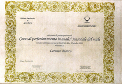 LORENZO BIANCO - Corso di perfezionamento in analisi sensoriale del miele - Azienda Apistica Mario Bianco di Bianco A. LORENZO BIANCO - Corso di perfezionamento in analisi sensoriale del miele - Azienda Apistica Mario Bianco di Bianco A.